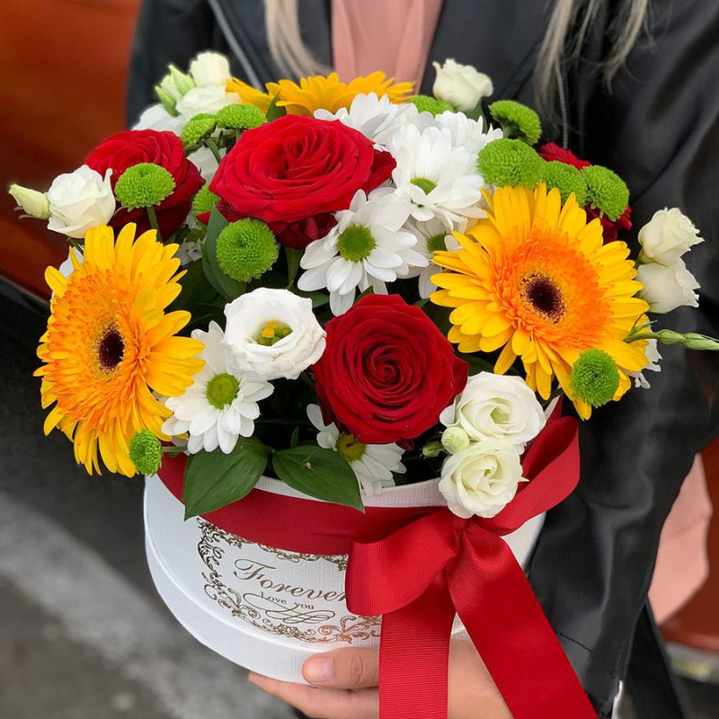 Arrangement in a box of gerberas, roses and chrysanthemums, standart