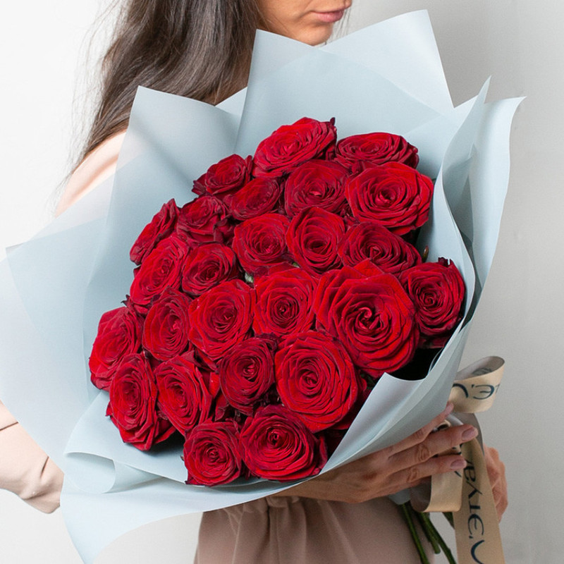 Bouquet of fresh flowers from burgundy / red roses 25 pcs. (40 cm), standart