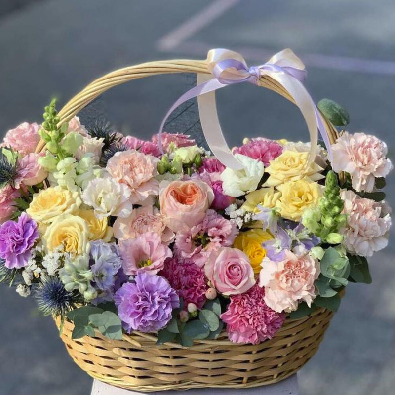 Basket of flowers "To the lady of my heart!", standart