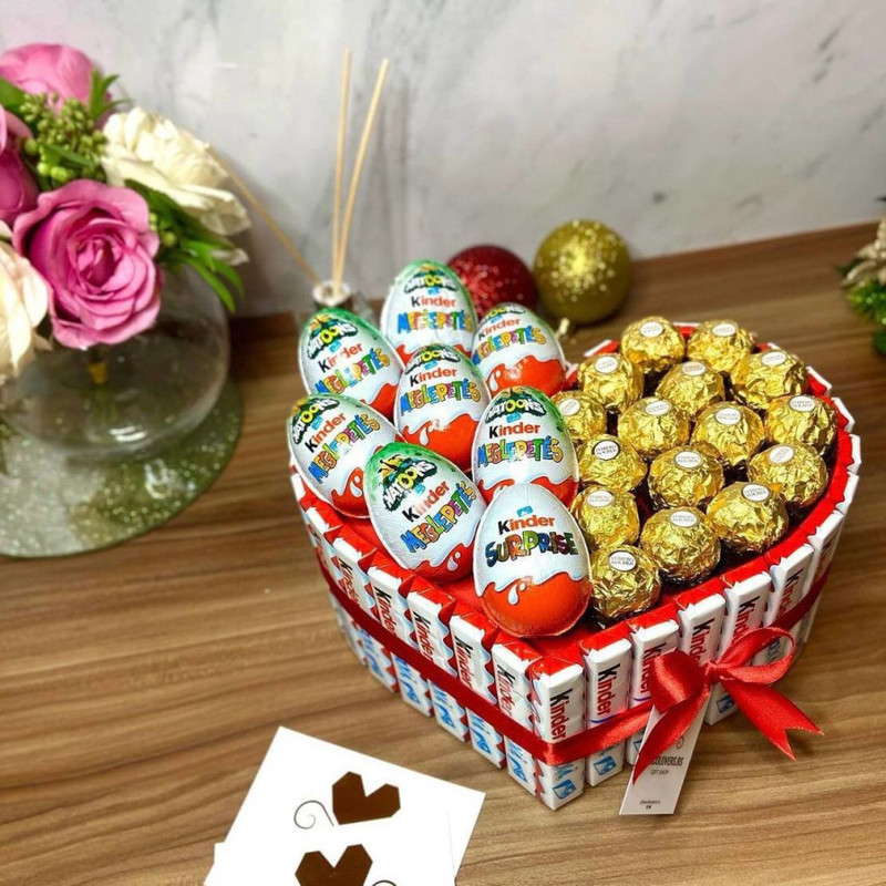 Sweet gift cake of chocolates and sweets, standart