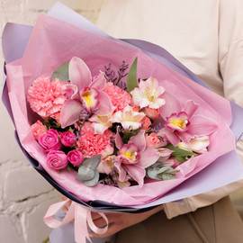 Mixed bouquet of flowers "Lady"