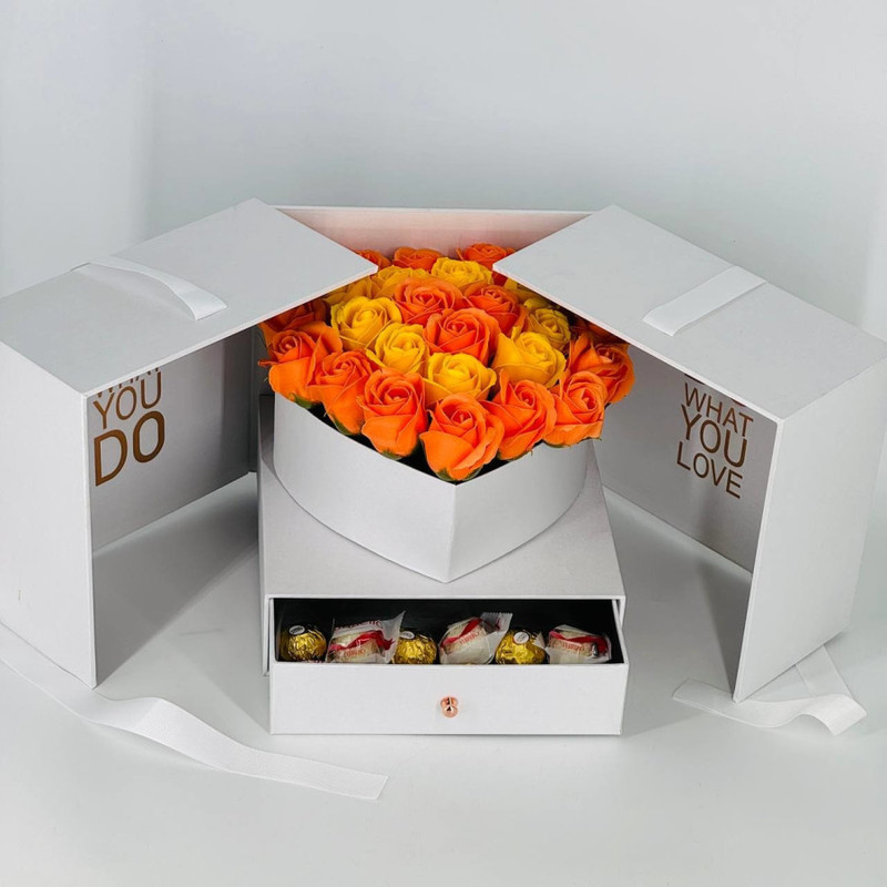 Подарок сюрприз коробка шкатулка с мыльными розами и конфетами, стандартный