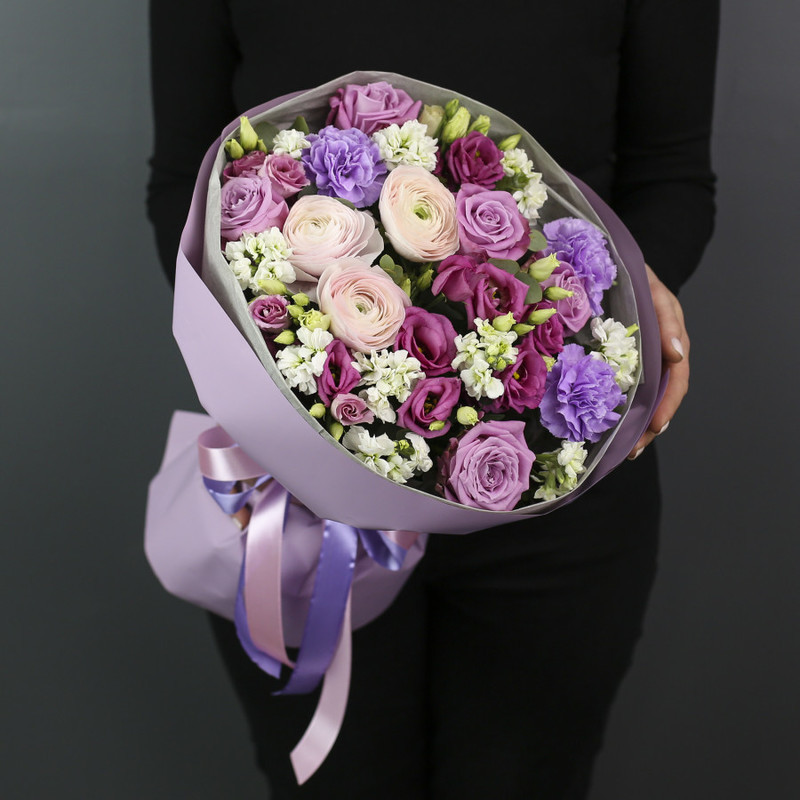 Bouquet of roses, carnations, matthiola, eustoma and ranunculus "Beautiful illusion", standart
