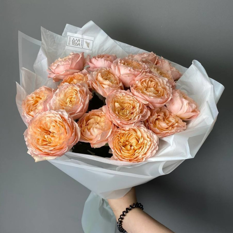 Букет пионовидных кустовых роз Джульетта, стандартный