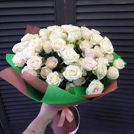 Bouquet of 19 spray roses