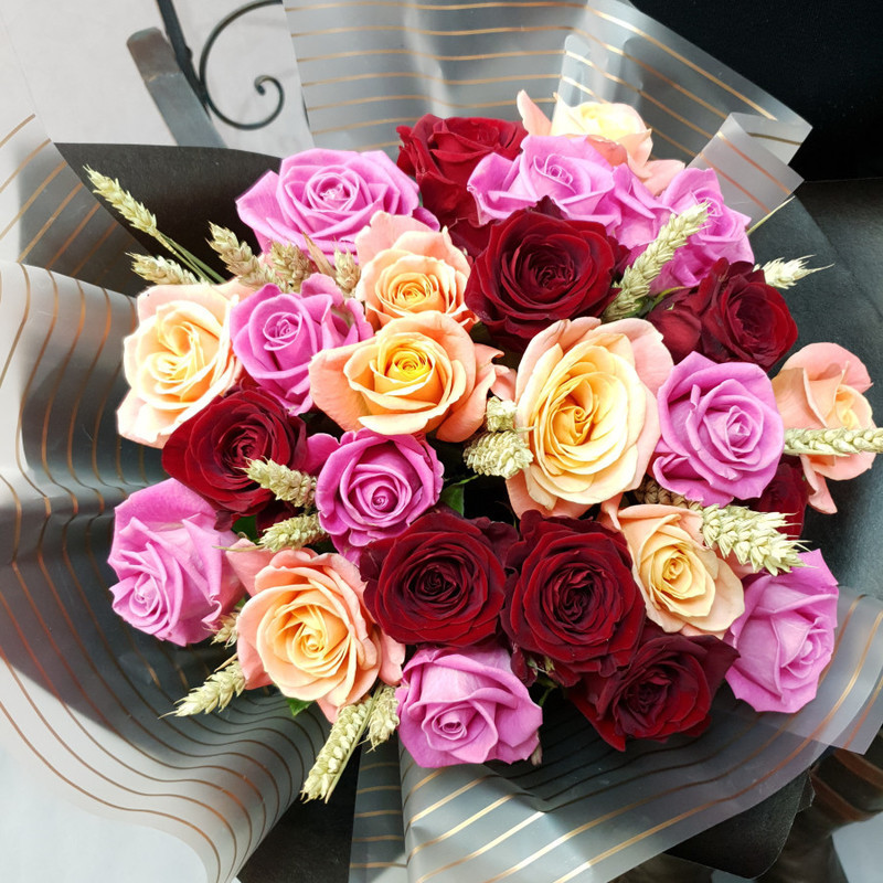 Bouquet of 25 multi-colored roses with wheat, standart