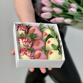 Combo “Holiday” Chocolate-covered strawberries “Mensil” + Tulips
