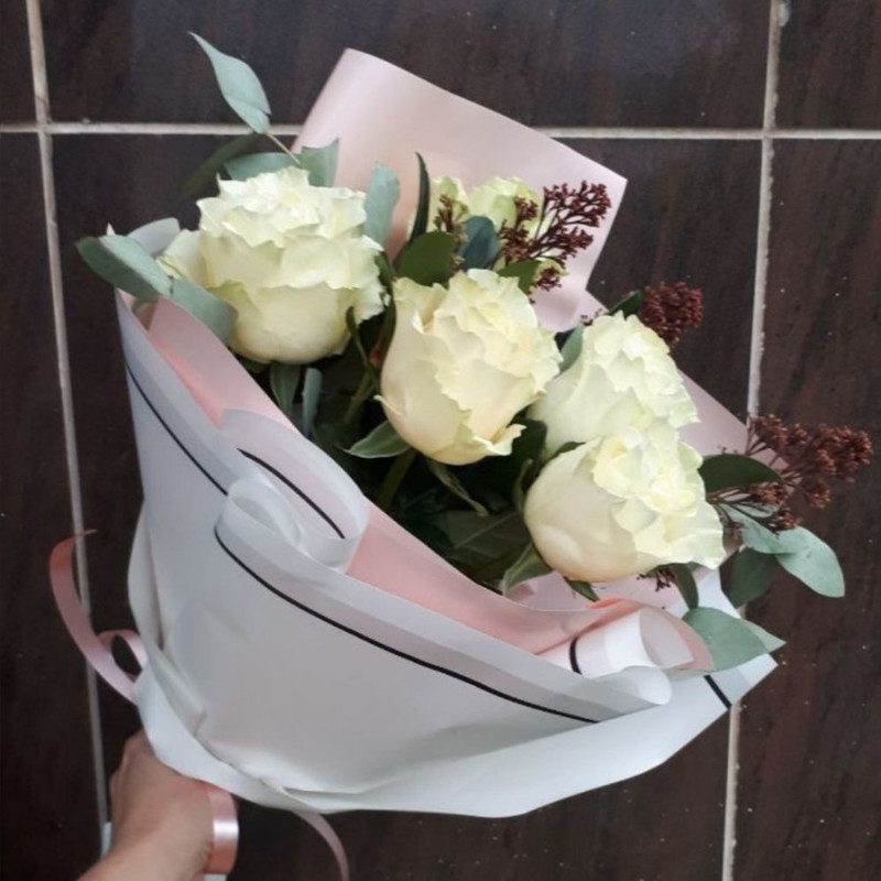 Bouquet of white roses., standart