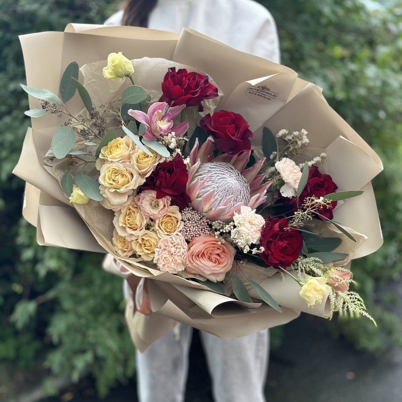 Bouquet with Protea, standart