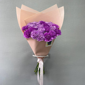 Bouquet of varietal dianthus "Lilac dream"