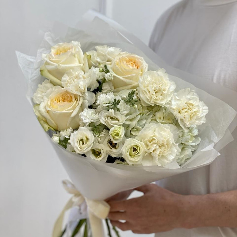 Bouquet of white hydrangea with cream peony roses, standart