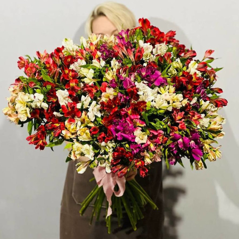 Bouquet giant of 101 alstroemerias, standart