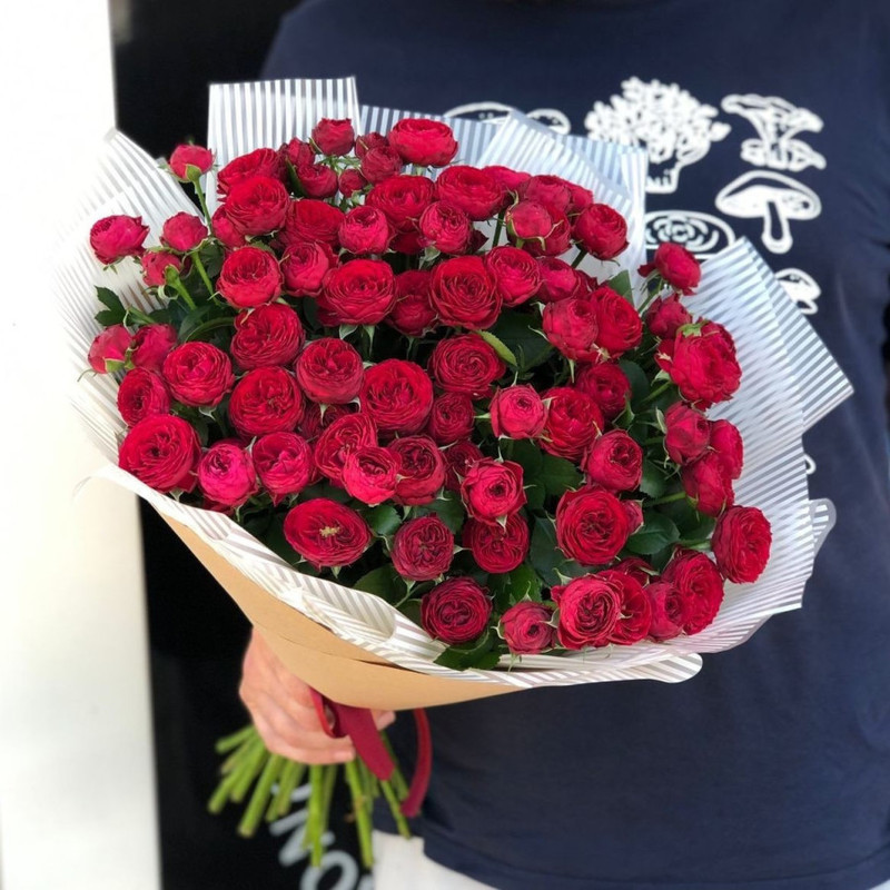 Bouquet of 29 spray roses Maroon, standart