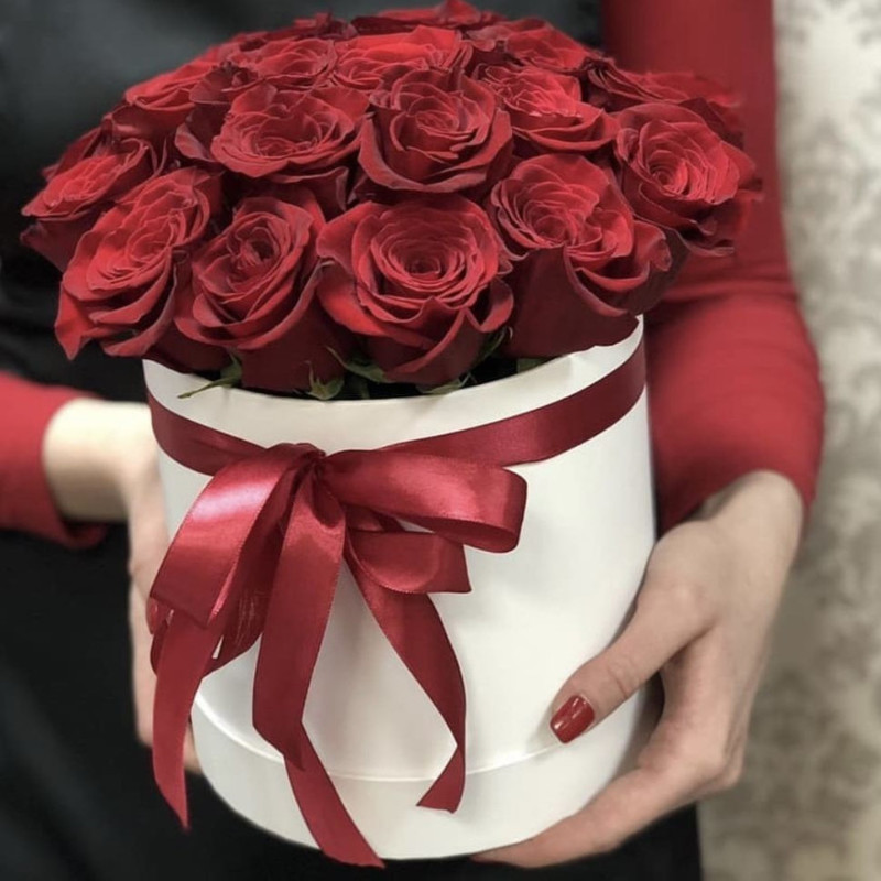 Коробка с красными розами, стандартный