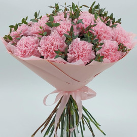 Bouquet of soft pink dianthus