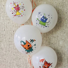 Helium balloons Three cats