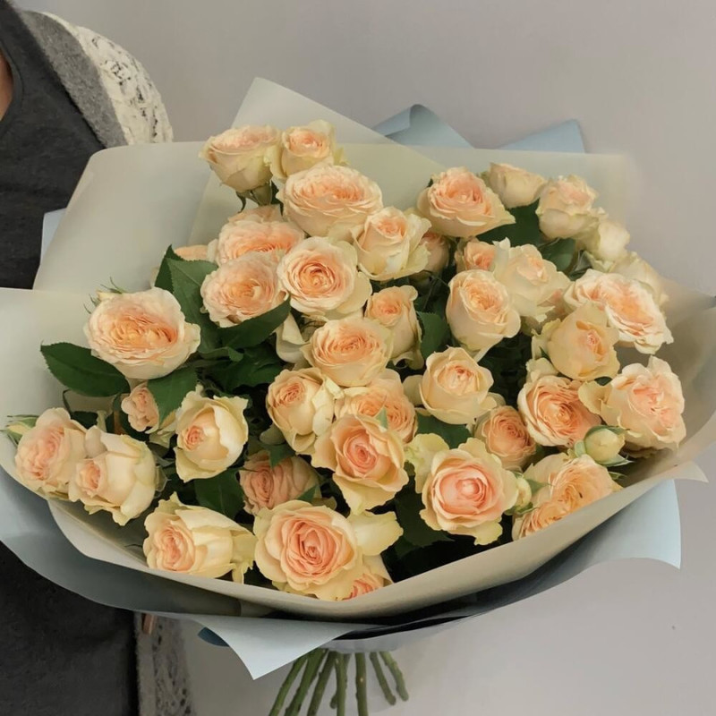 Bouquet of 9 yellow spray roses in designer decoration 50 cm, standart