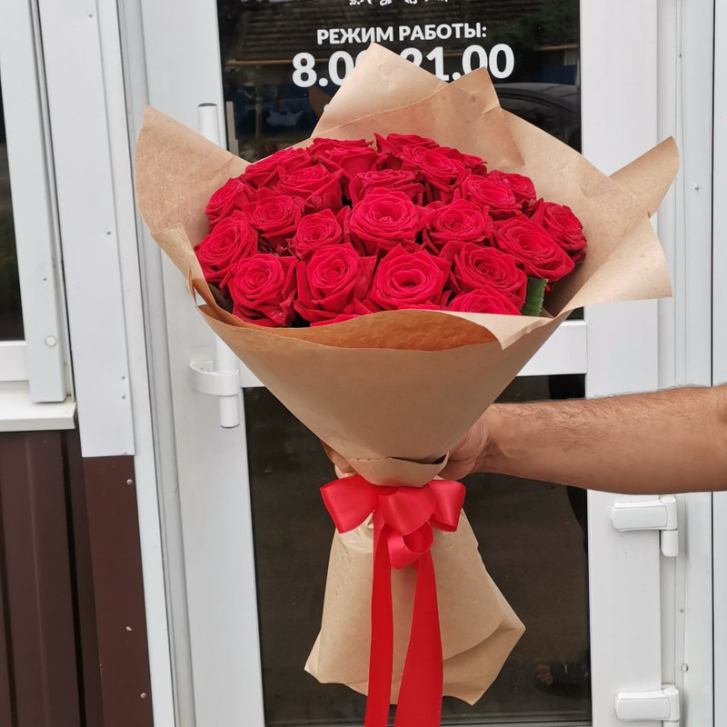 25 red rose in a bouquet, standart