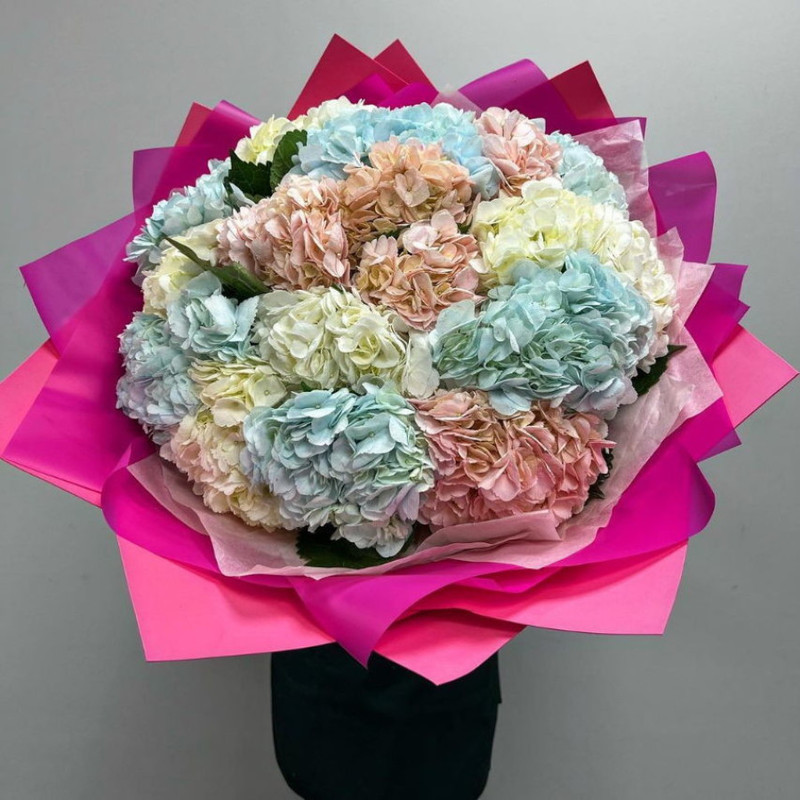Huge bouquet of hydrangeas, standart