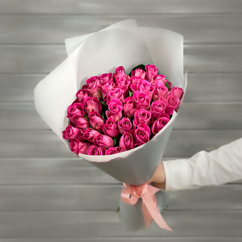 Букет из 35 розовых роз 40 см в упаковке, стандартный