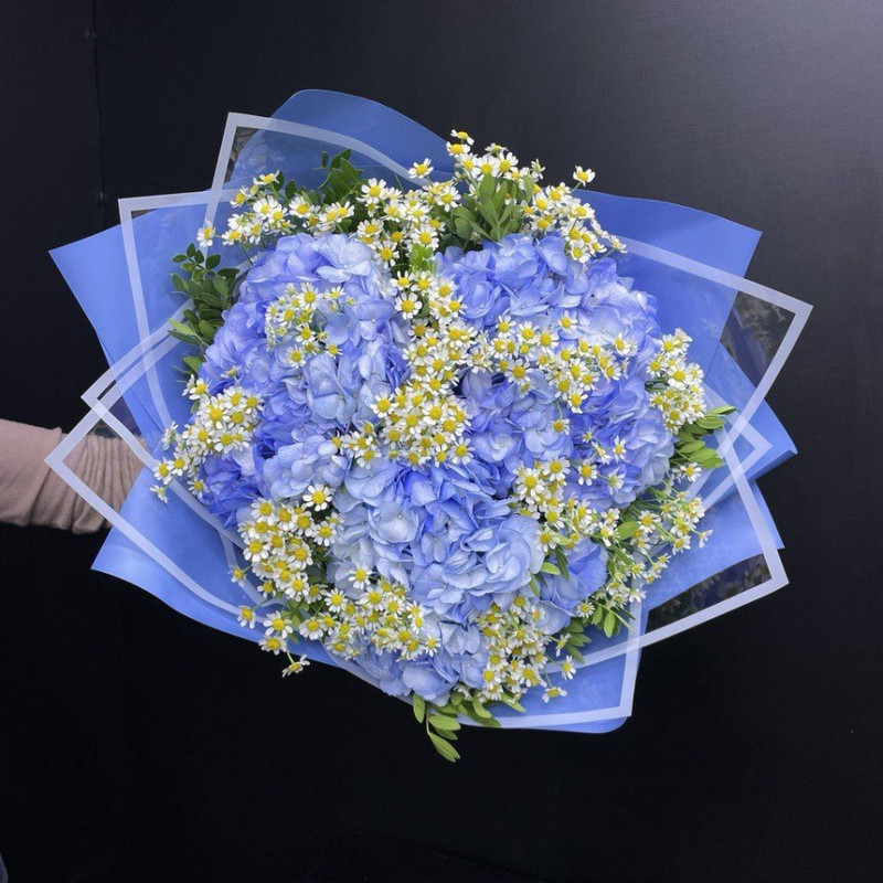 Bouquet of hydrangea and tanacetum "Heavenly miracle", standart