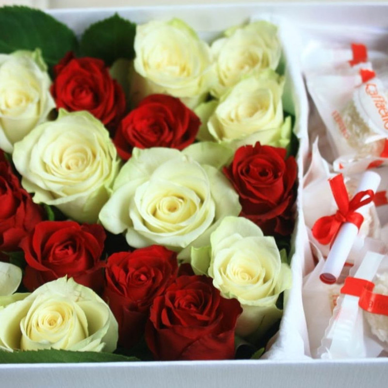 Square box with roses and sweets, standart