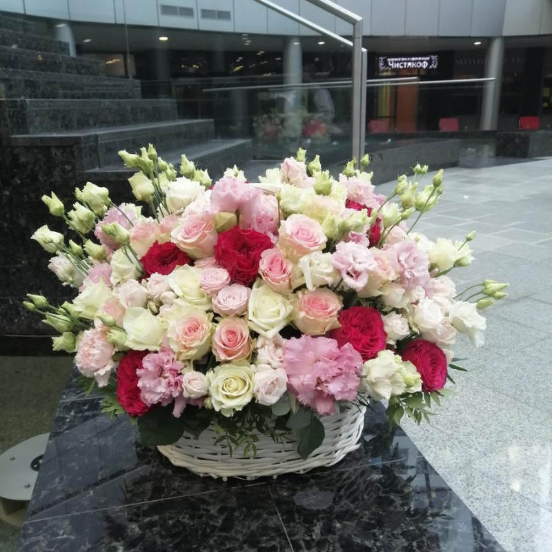 Basket with peony rose "English garden", standart