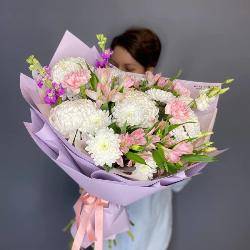 Long lasting bouquet of chrysanthemums and alstroemeria, standart