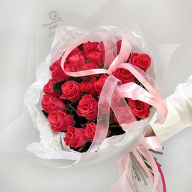 Розовый подарок букет из 25 роз