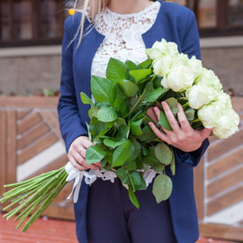 25 Russian roses 70 cm