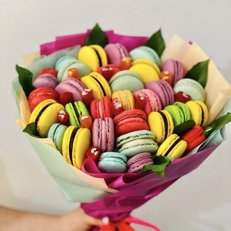 Sweet bouquet with macaroons, standart