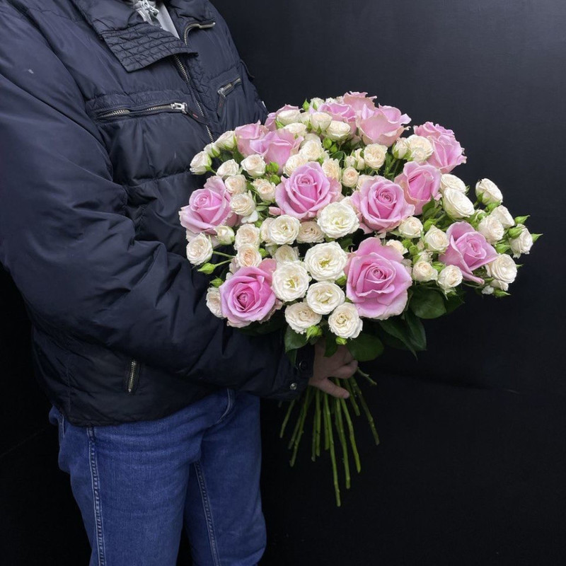 Bouquet of spray roses "Breath of tenderness", standart