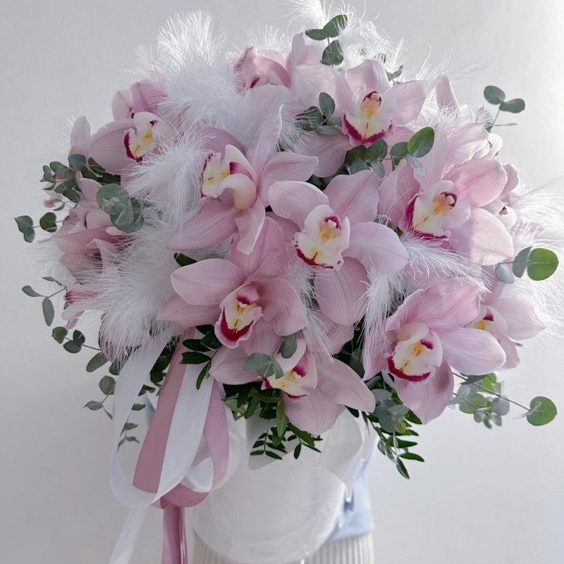 Chic composition with feathers and orchids, standart
