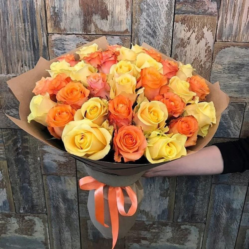 Bouquet of 25 yellow-orange roses, standart