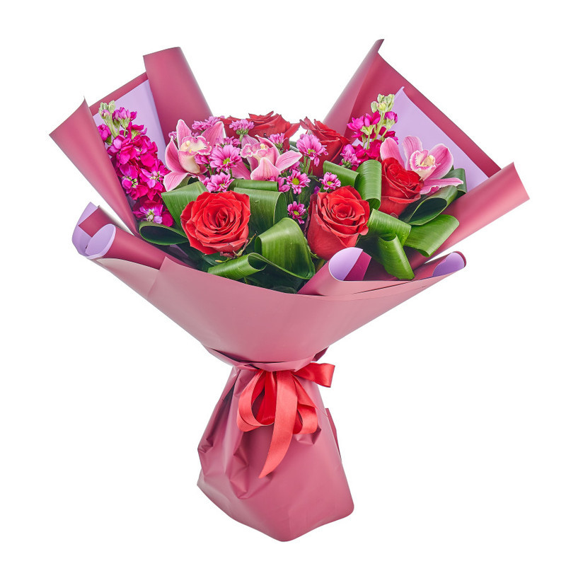 Bouquet of red roses, matthiol and orchids, standart