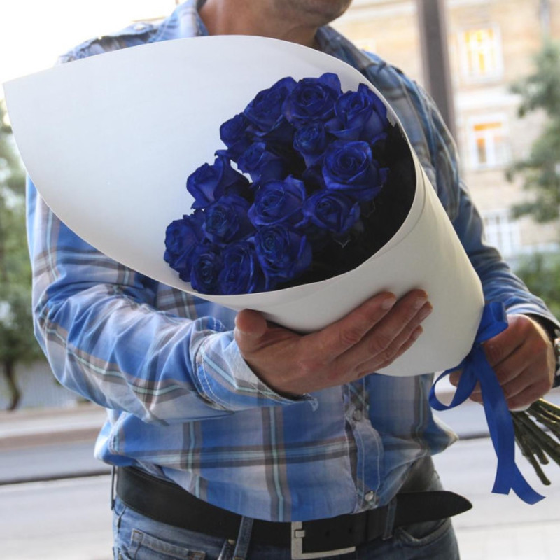 15 синих роз в белом фоамиране, стандартный