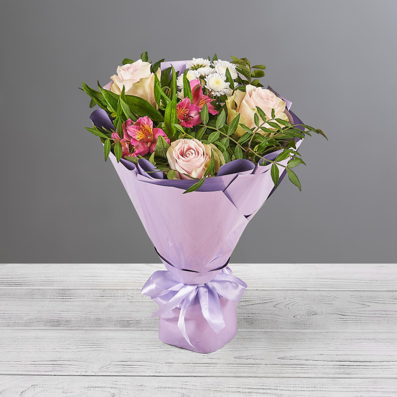 Bouquet with delicate roses, alstroemeria and chrysanthemum, standart
