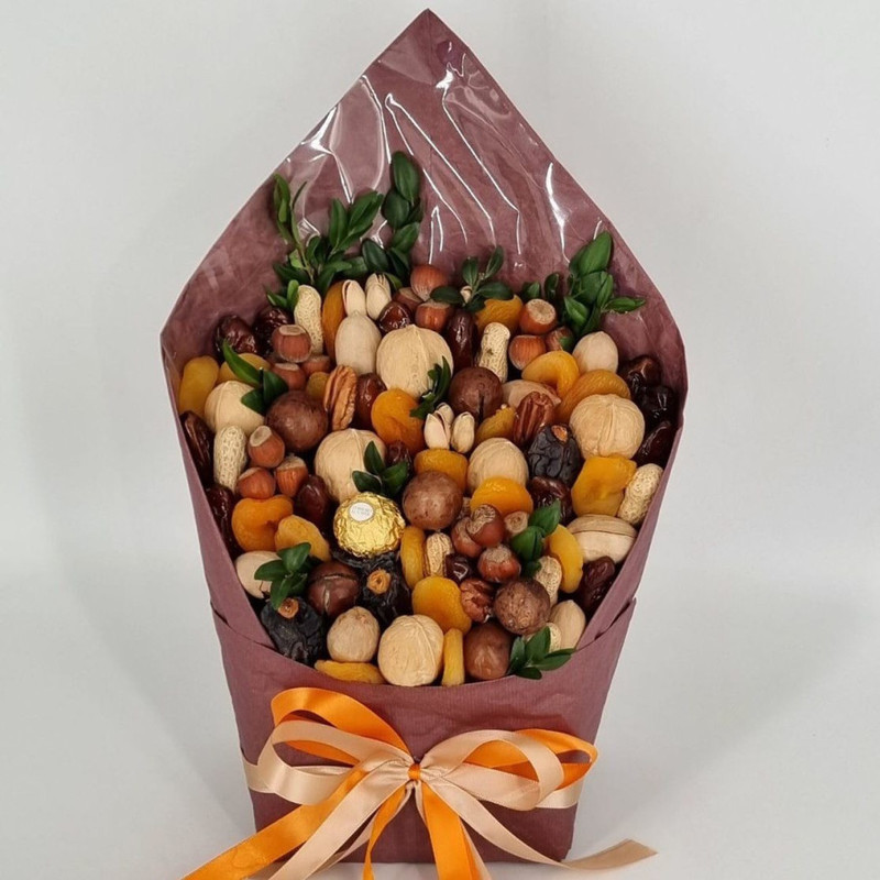 A bouquet of nuts and dried fruits for a man, standart