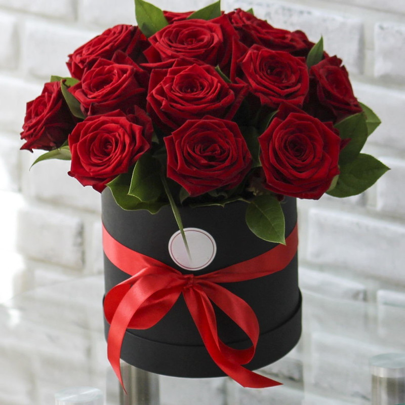 15 red roses in a box, standart
