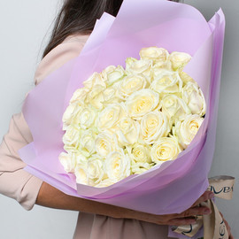 Белоснежные / белые розы 35 шт. (40 см)