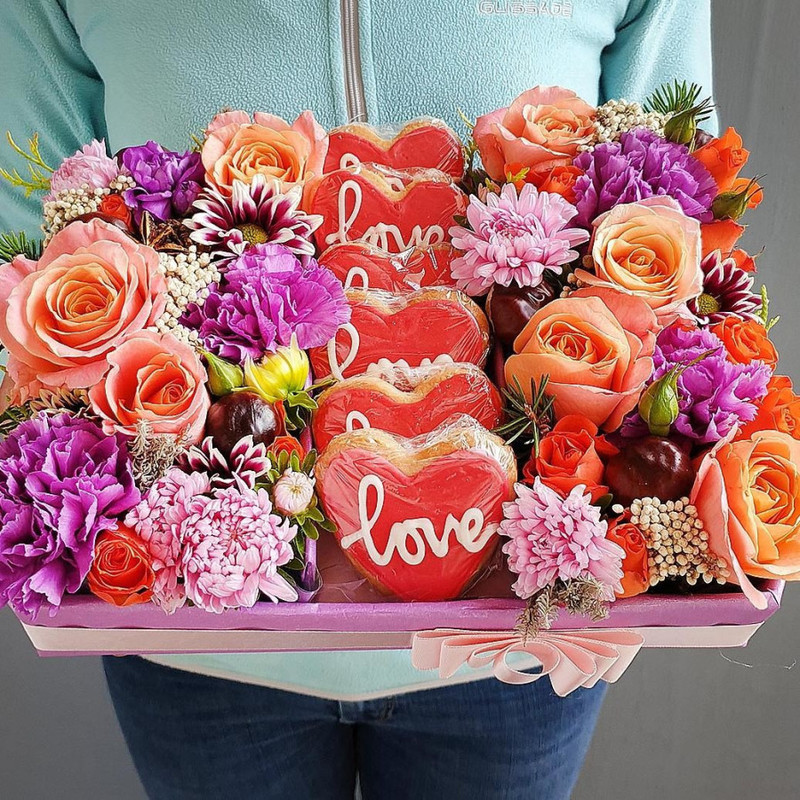 Gift box of flowers and cookies, standart