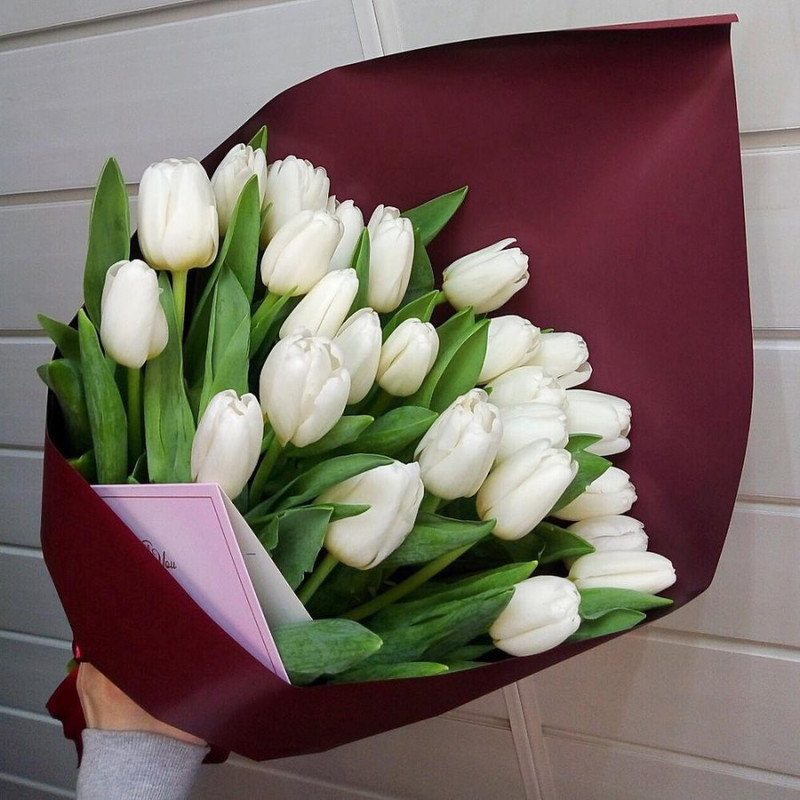 Tulips in decoration, standart