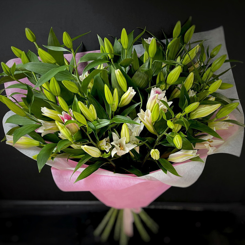 Bouquet of 15 lilies in a package (code 42), standart