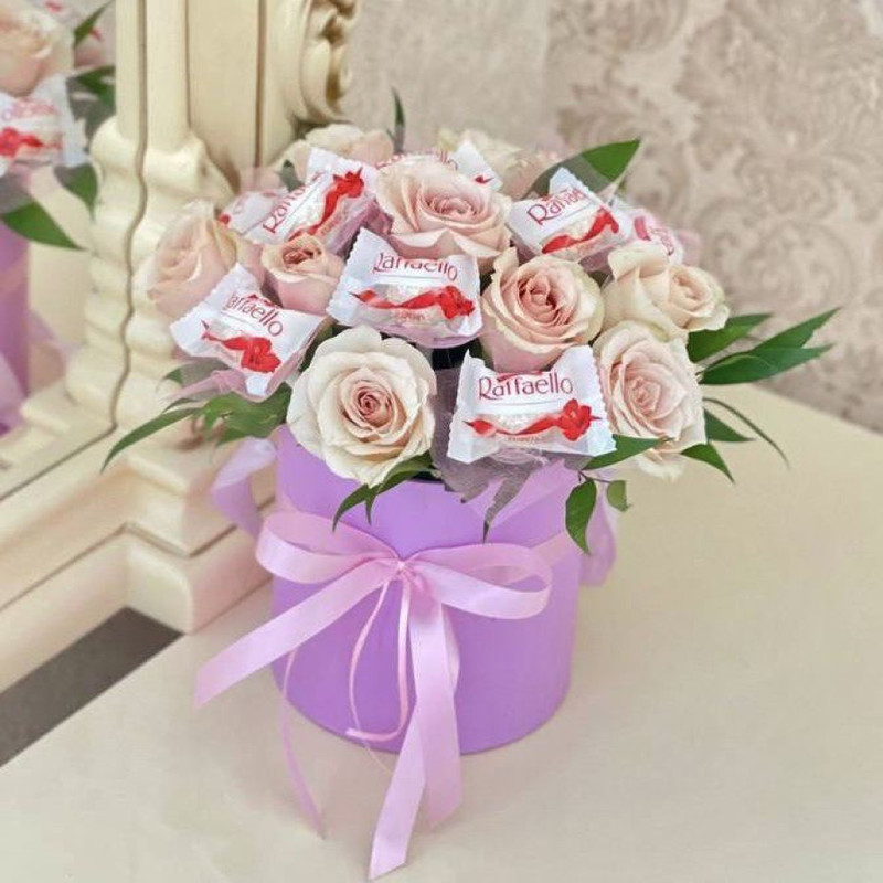 Bouquet of roses and Raffaello chocolates, standart