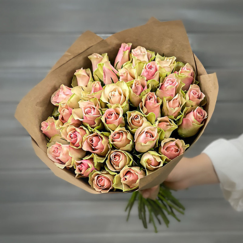 Crafted bouquet of green-pink roses 40 cm, premium