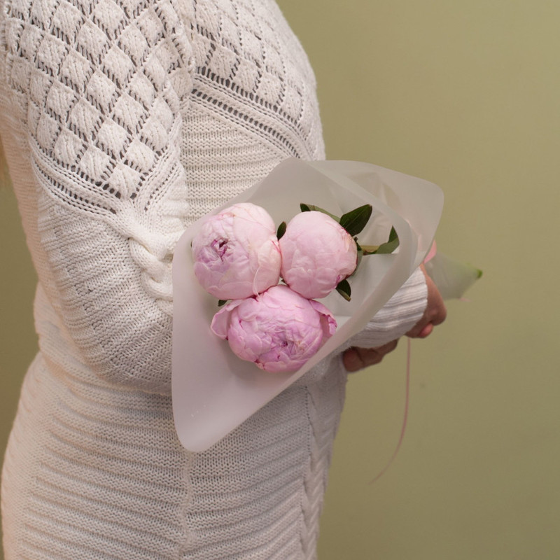 Bouquet "Three pink peonies", standart
