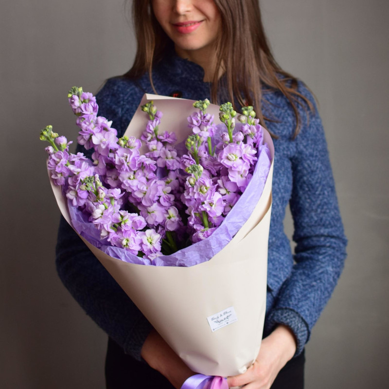 Mono-bouquet в„–12 from lavender matthiola, standart