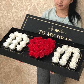 Подарочная коробка с мыльными розами для мамы