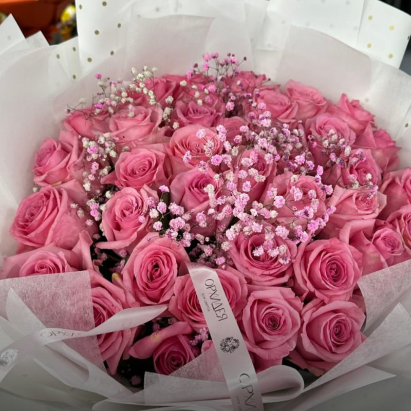Bouquet of Pink roses in decorative gift packaging, standart