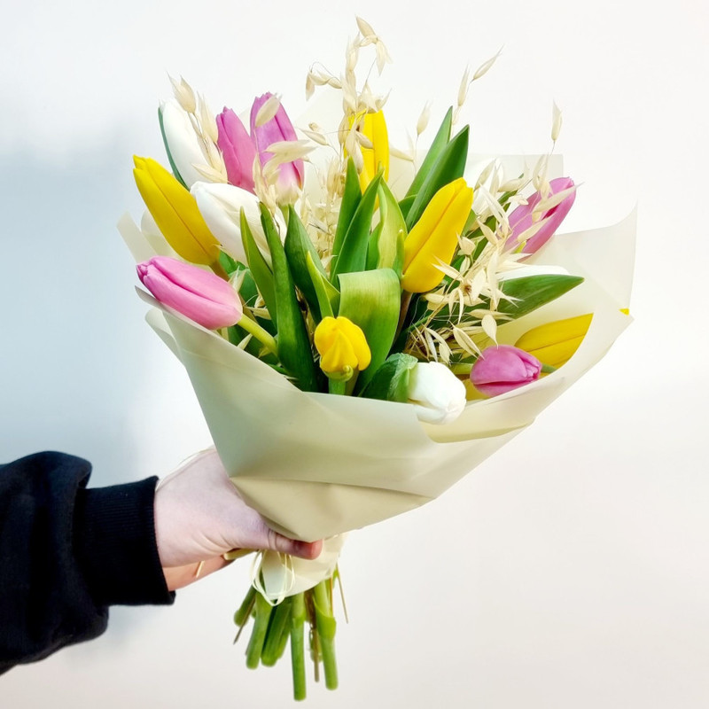 Bouquet of 15 colorful tulips, standart